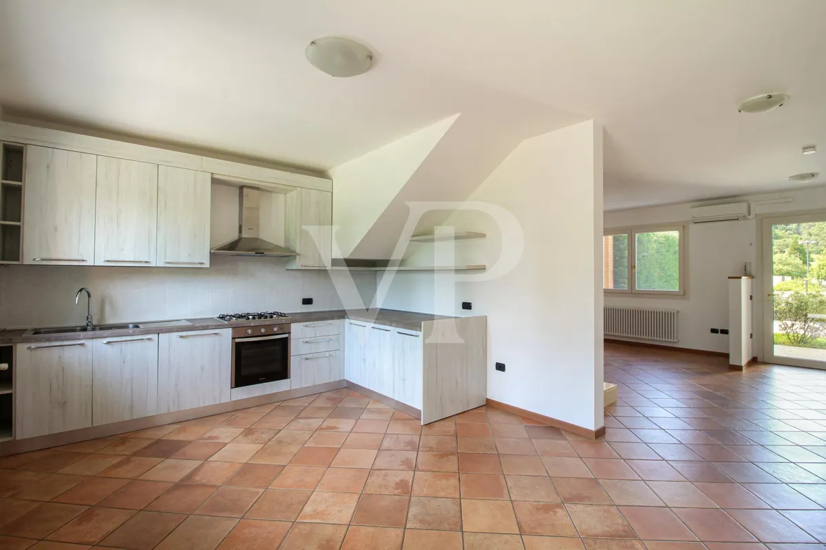 Zentraler Teil eines Mehrfamilienhauses.