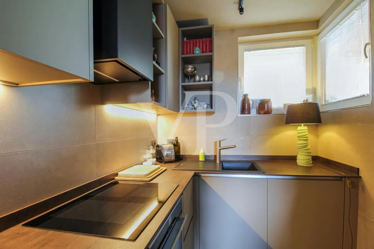 Wunderschönes Haus mit Terrasse am Wasser - neu renoviert im Jahr 2023