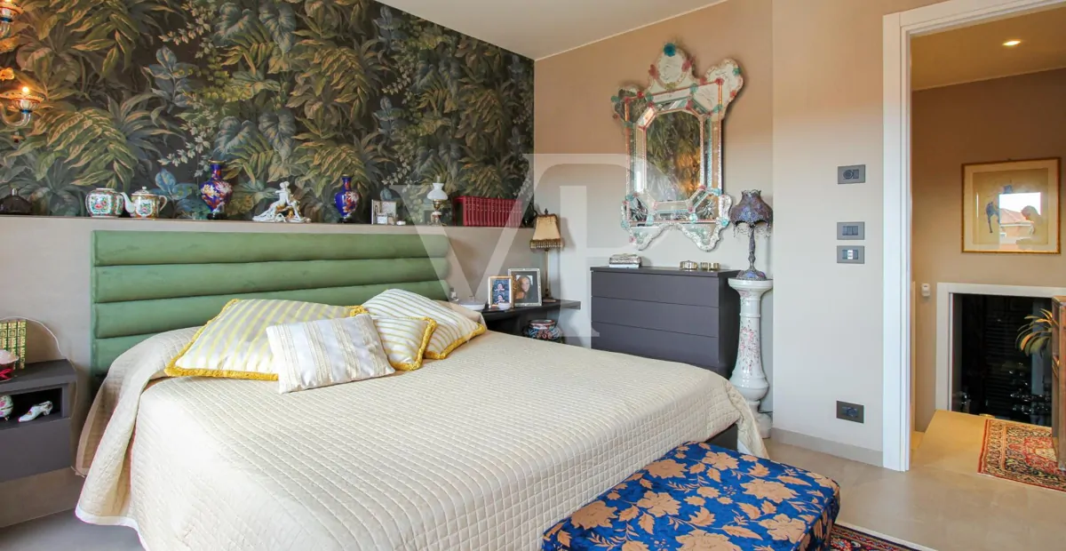 Wonderful home with terrace on the water - renovated to new in 2023