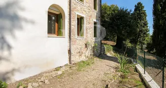 von_poll_real_estate_property_IT243551429_image_25