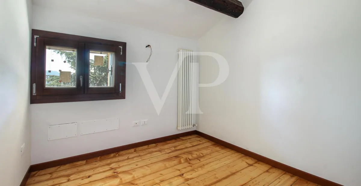 Charmantes historisches Haus mit Panoramablick auf die Creazzo-Hügel