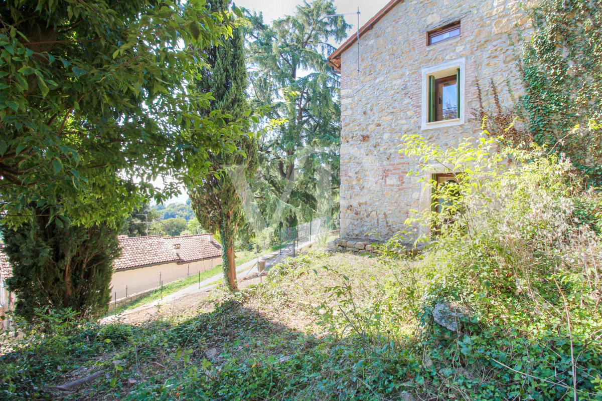 Charmantes historisches Haus mit Panoramablick auf die Creazzo-Hügel