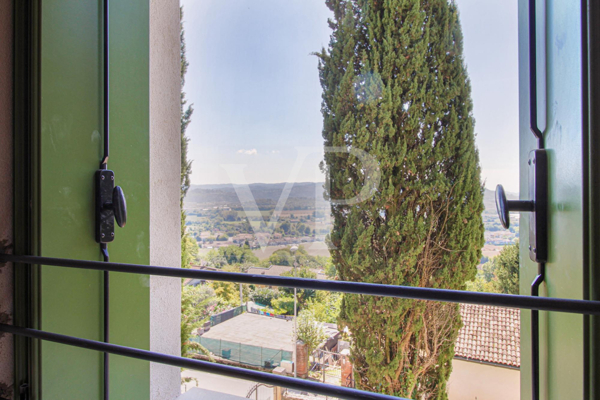 Charmantes historisches Haus mit Panoramablick auf die Creazzo-Hügel