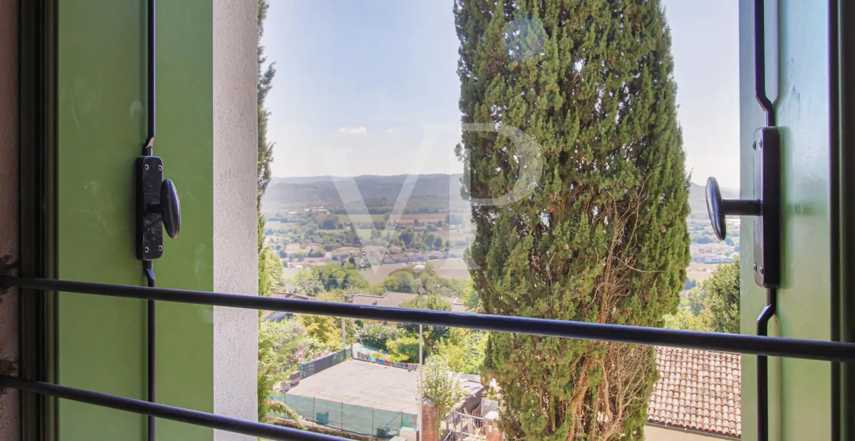 Charmantes historisches Haus mit Panoramablick auf die Creazzo-Hügel