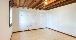 von_poll_real_estate_property_IT243551429_image_8