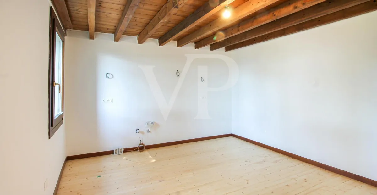 Charmantes historisches Haus mit Panoramablick auf die Creazzo-Hügel