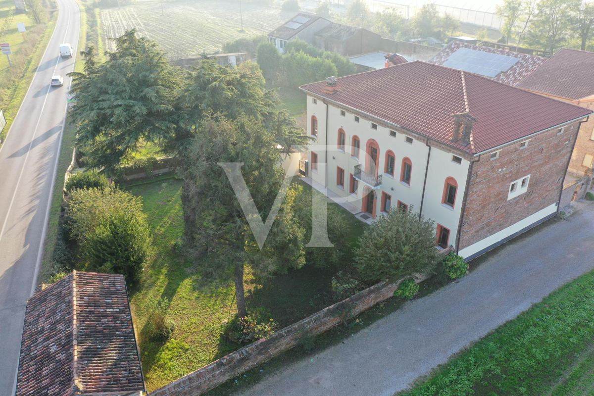 Palazzo Pisani - Historische Villa aus dem 16. Jahrhundert mit Oratorium und Rustici