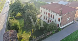 von_poll_real_estate_property_IT243551442_image_32