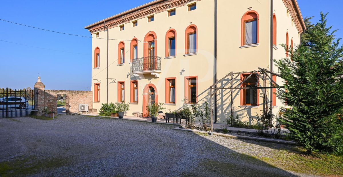 Palazzo Pisani - Historische Villa aus dem 16. Jahrhundert mit Oratorium und Rustici