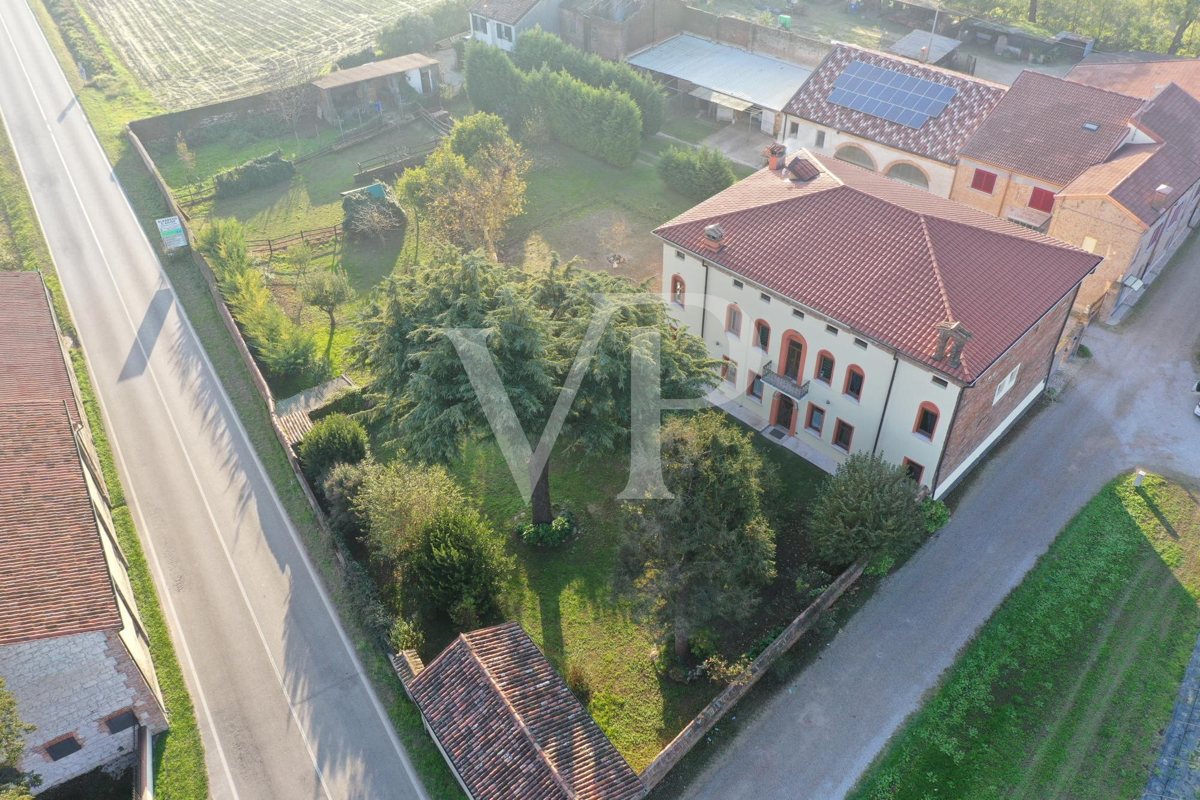 Palazzo Pisani - Historische Villa aus dem 16. Jahrhundert mit Oratorium und Rustici