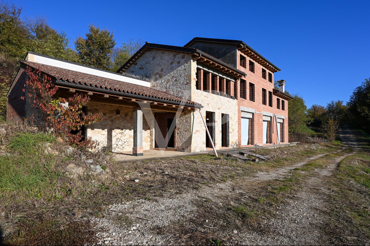 A corner of paradise in the hills of Barbarano Mossano