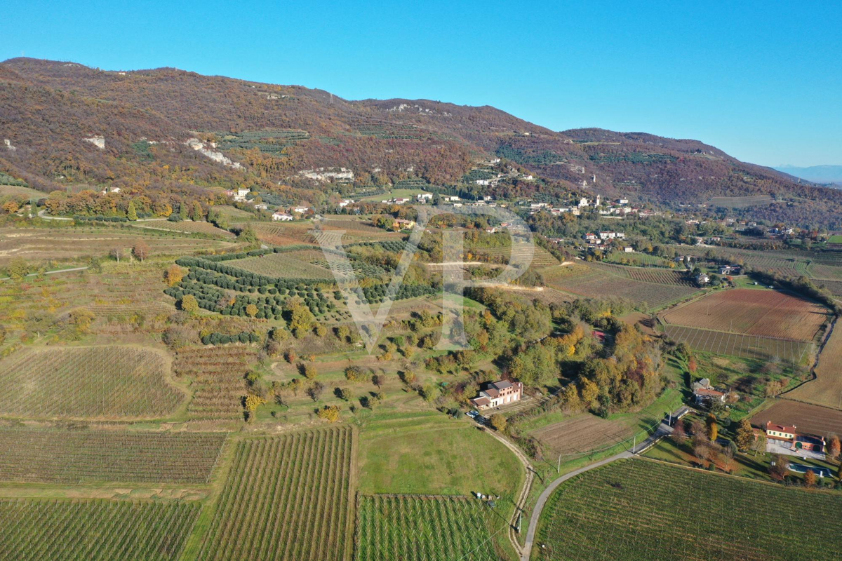 A corner of paradise in the hills of Barbarano Mossano