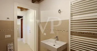 von_poll_real_estate_property_IT243551429_image_67