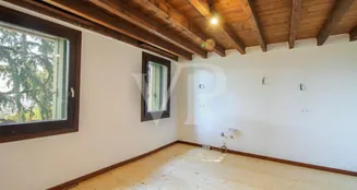 von_poll_real_estate_property_IT243551429_image_88