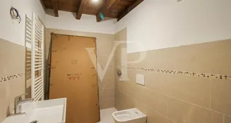 von_poll_real_estate_property_IT243551429_image_120