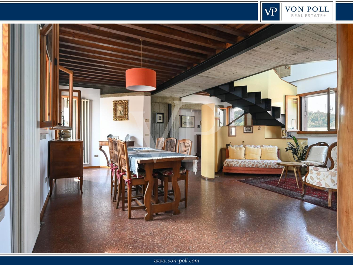 Refinement and Comfort in the Center of Vicenza:
Penthouse with Luxury Potential