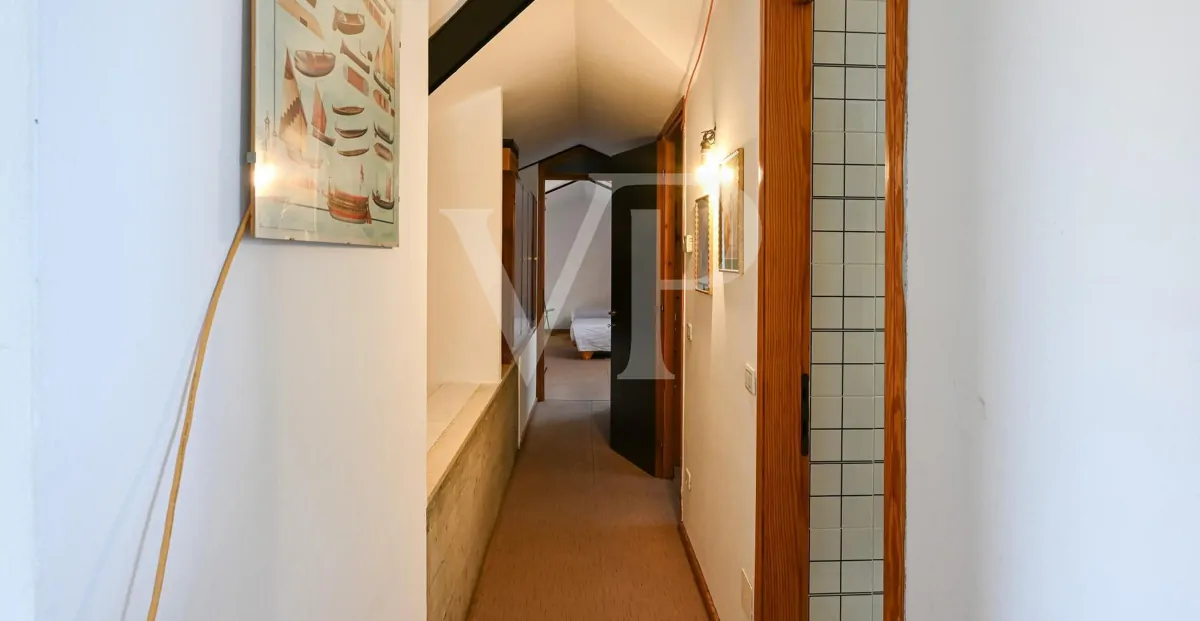 Refinamiento y confort en el centro de Vicenza:
Ático con Potencial de Lujo