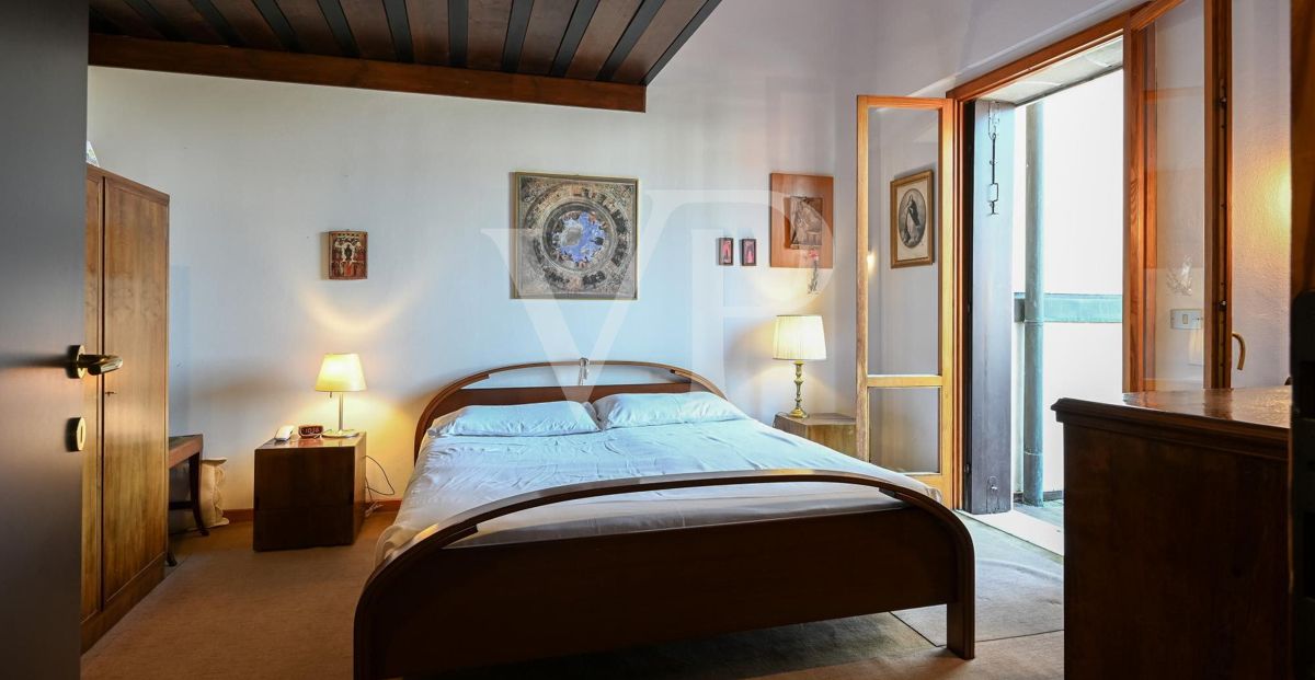 Refinement and Comfort in the Center of Vicenza:
Penthouse with Luxury Potential