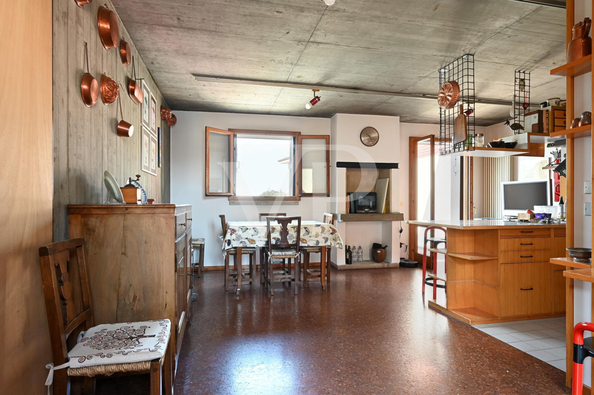 Refinement and Comfort in the Center of Vicenza:
Penthouse with Luxury Potential