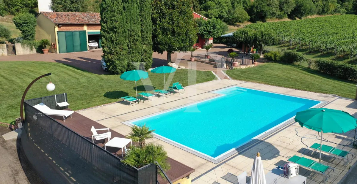 Agriculture of Excellence and Lifestyle: Unique Property with Vineyard and Land in Sossano