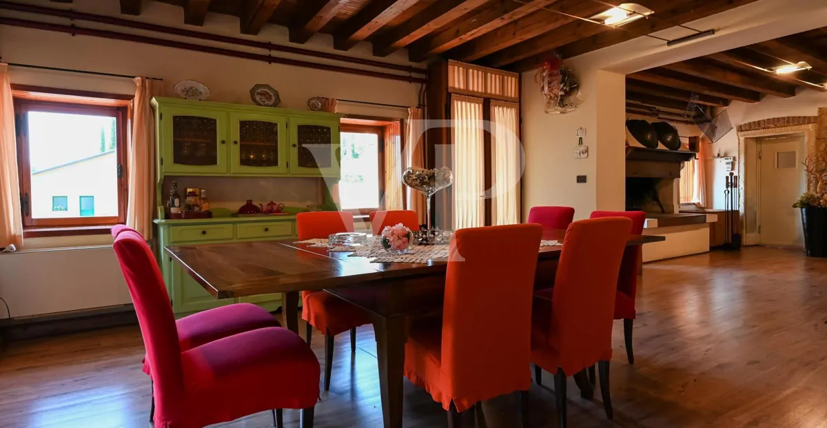 Agriculture of Excellence and Lifestyle: Unique Property with Vineyard and Land in Sossano