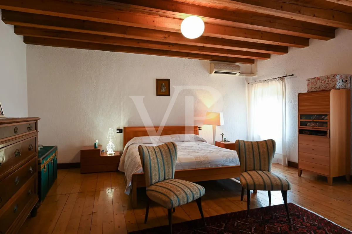 Exzellente Landwirtschaft und Lifestyle: Einzigartige Immobilie mit Weinberg und Land in Sossano