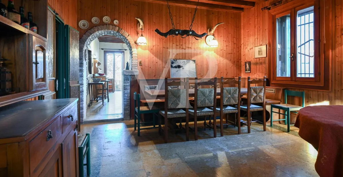 Masía histórica de grandes volúmenes y extraordinario potencial