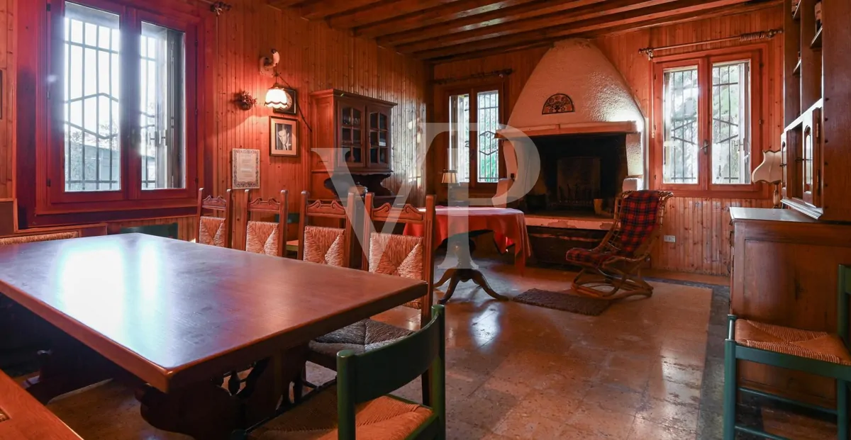 Masía histórica de grandes volúmenes y extraordinario potencial