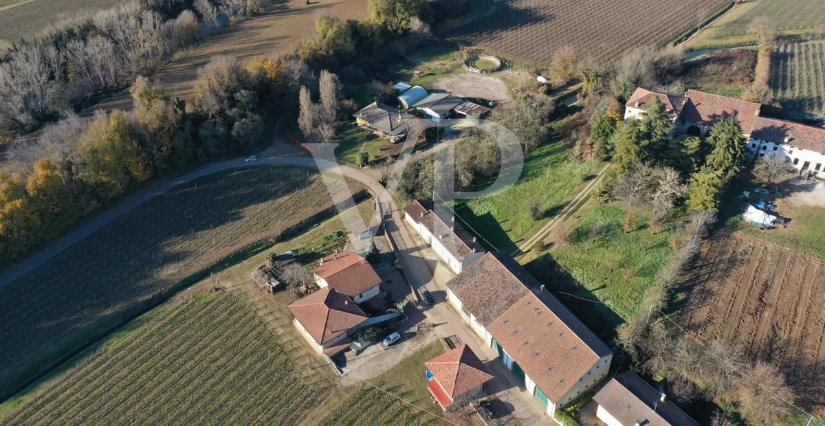 Masía histórica de grandes volúmenes y extraordinario potencial