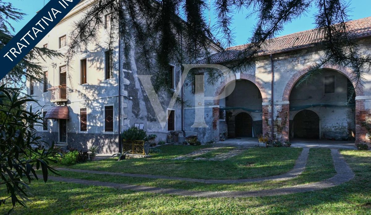 Historisches Bauernhaus mit großem Volumen und außergewöhnlichem Potenzial