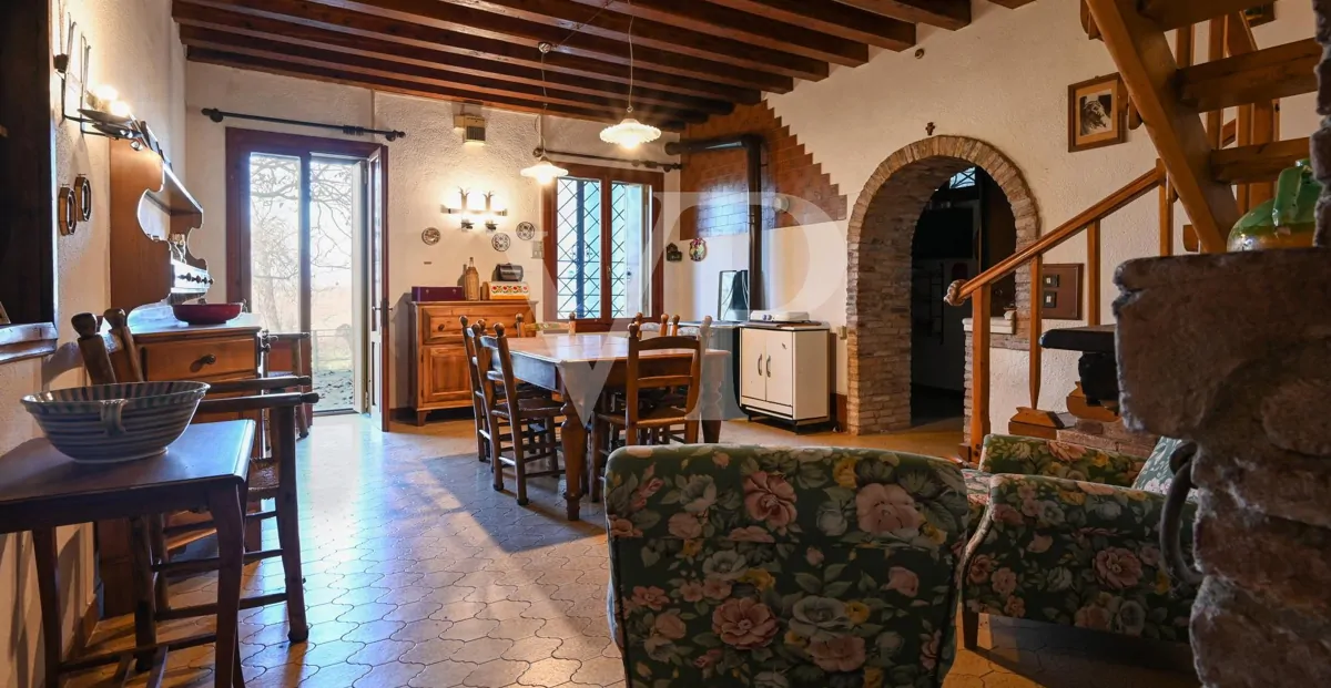 Masía histórica de grandes volúmenes y extraordinario potencial