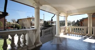 von_poll_real_estate_property_IT243551438_image_9