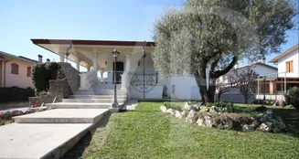 von_poll_real_estate_property_IT243551438_image_0