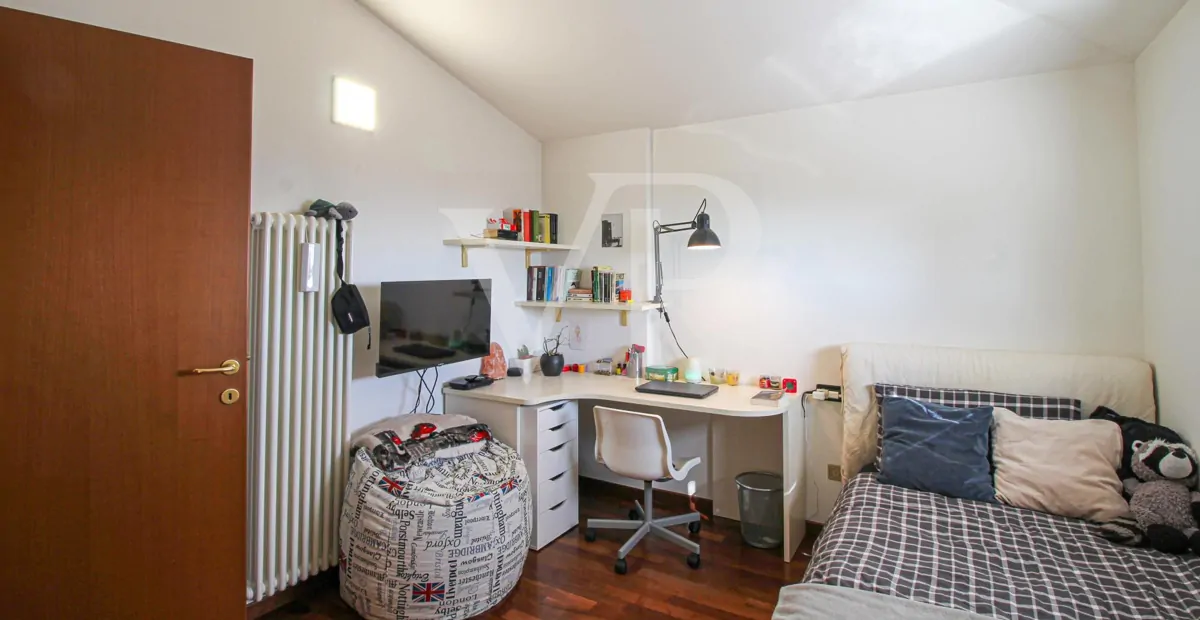 Elegant apartment with tavern