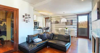 von_poll_real_estate_property_IT243551484_image_0