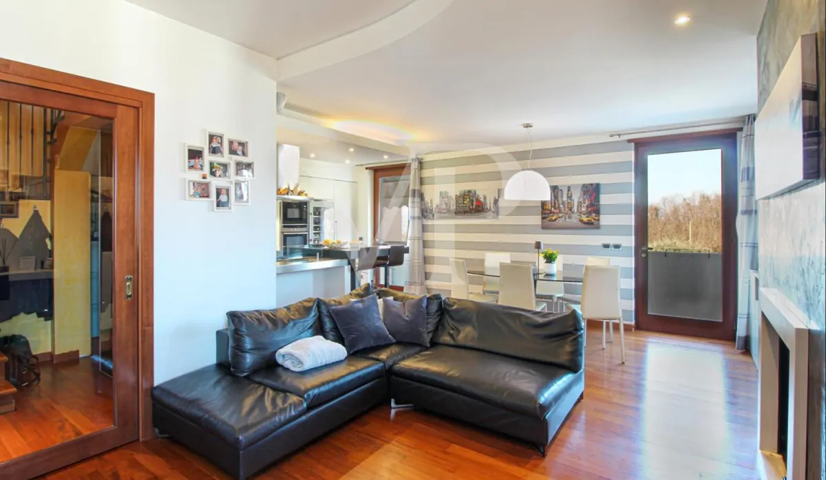 Elegant apartment with tavern