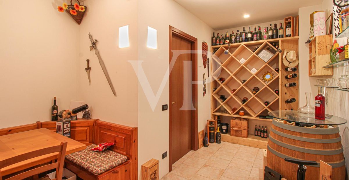 Elegante appartamento con taverna