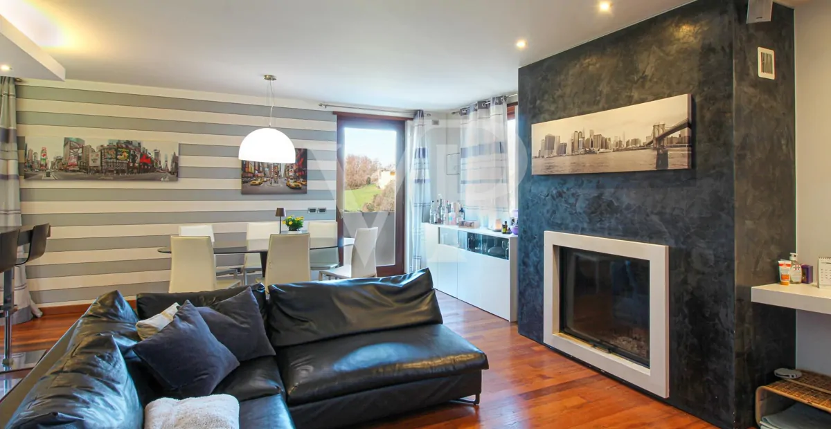 Elegant apartment with tavern