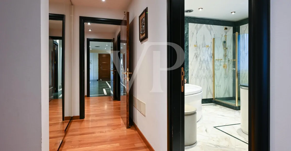 Residenza di prestigio con Piscina Coperta, SPA e Dépendance Privata