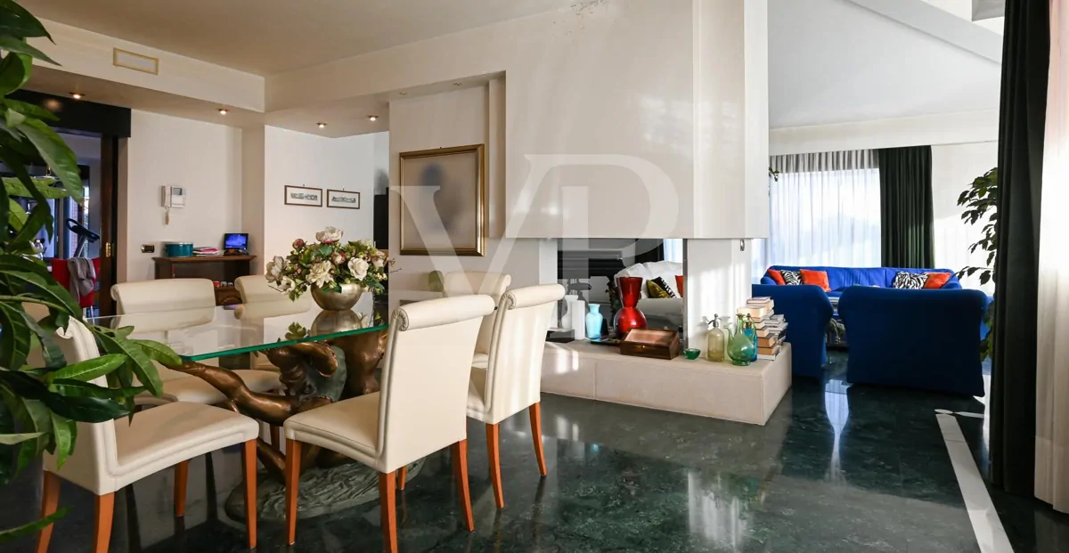 Residenza di prestigio con Piscina Coperta, SPA e Dépendance Privata