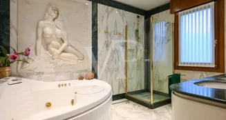 von_poll_real_estate_property_IT243551485_image_18