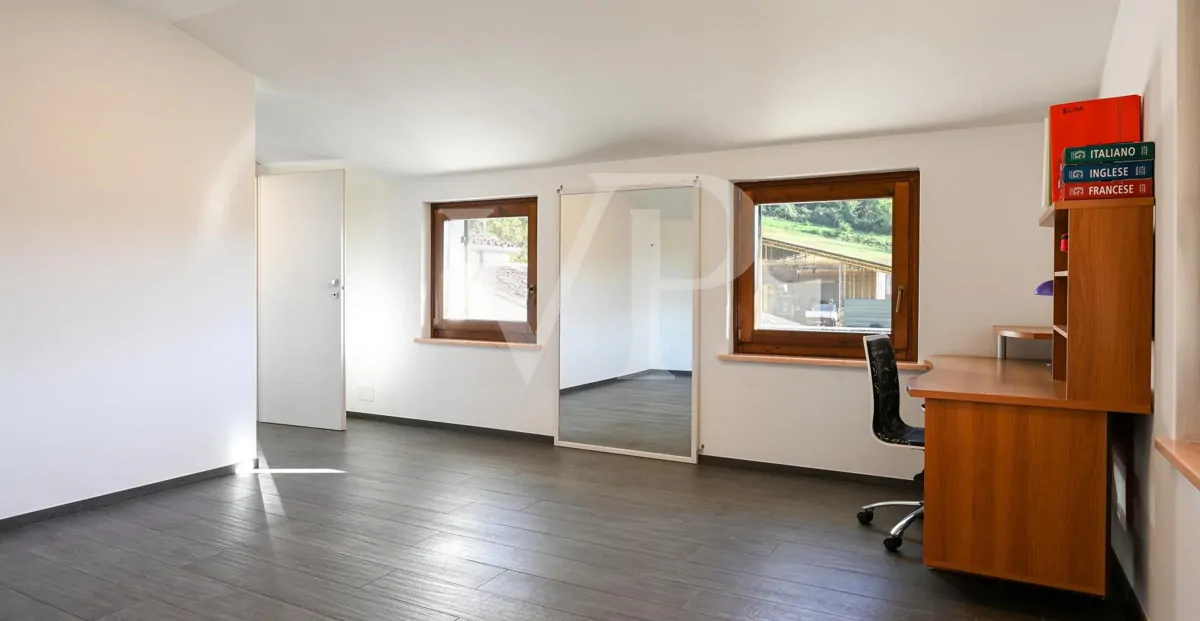 Exclusiva villa panorámica con 16 hectáreas de terreno en ladera