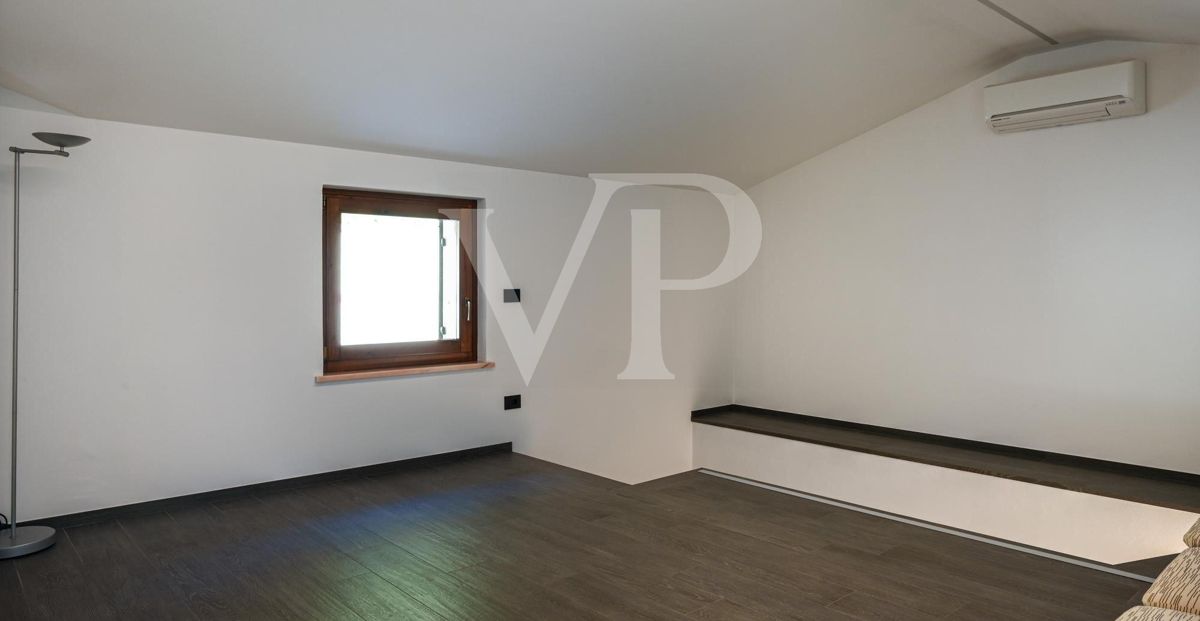 Villa panoramique exclusive avec 16 hectares de terrain à flanc de colline