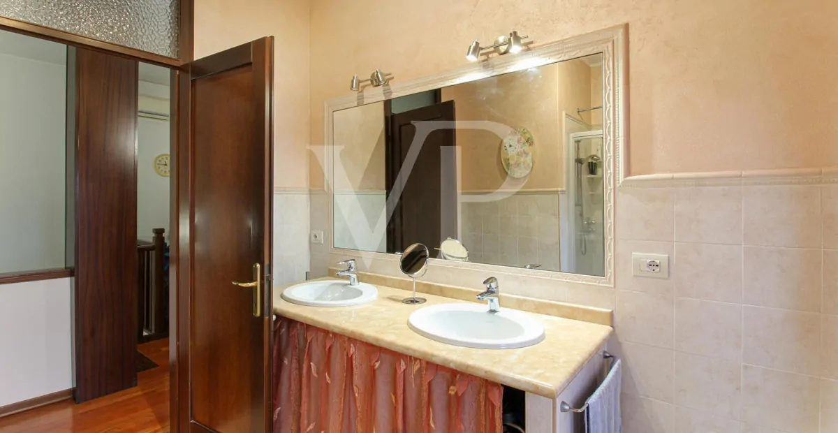 Big End-unit townhouse