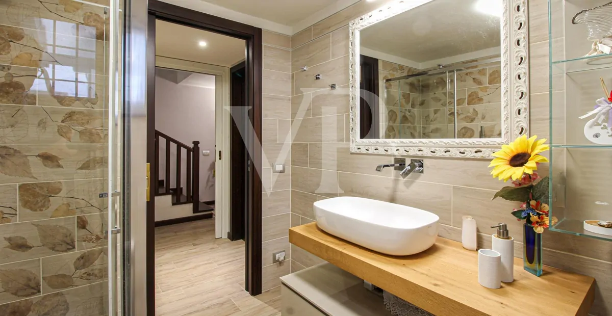 Big End-unit townhouse