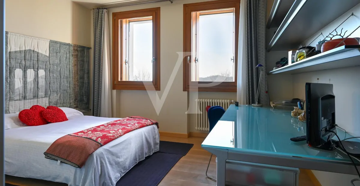 Exclusiva villa panorámica con piscina