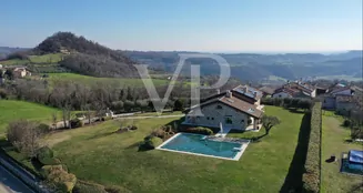 von_poll_real_estate_property_IT243551516_image_0