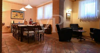 von_poll_real_estate_property_IT243551516_image_40