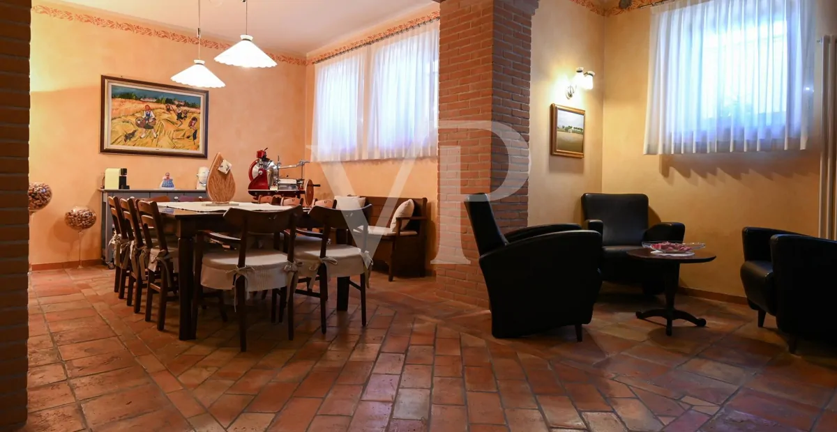 Exclusiva villa panorámica con piscina