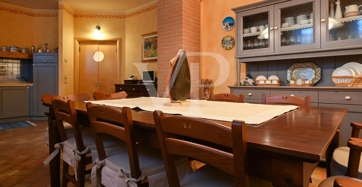 Exclusiva villa panorámica con piscina